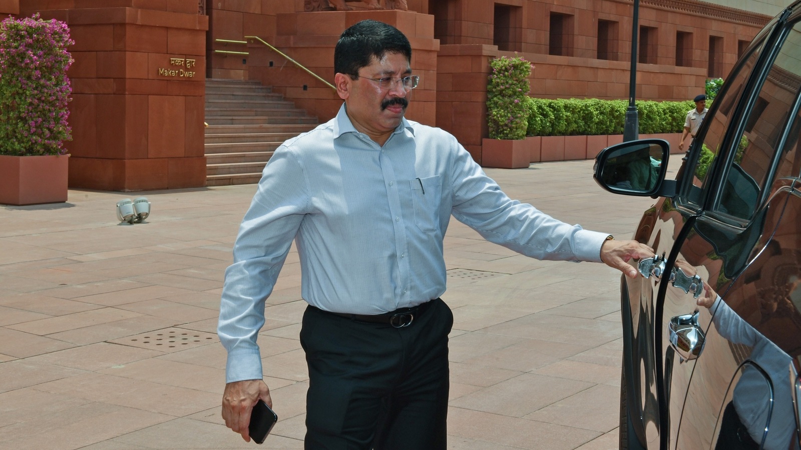 Shockingly, Former Union minister Dayanidhi Maran said that no OTP was generated or received by him during the online banking scam and even then the criminals were able to withdraw the money. Dayanidhi Maran
