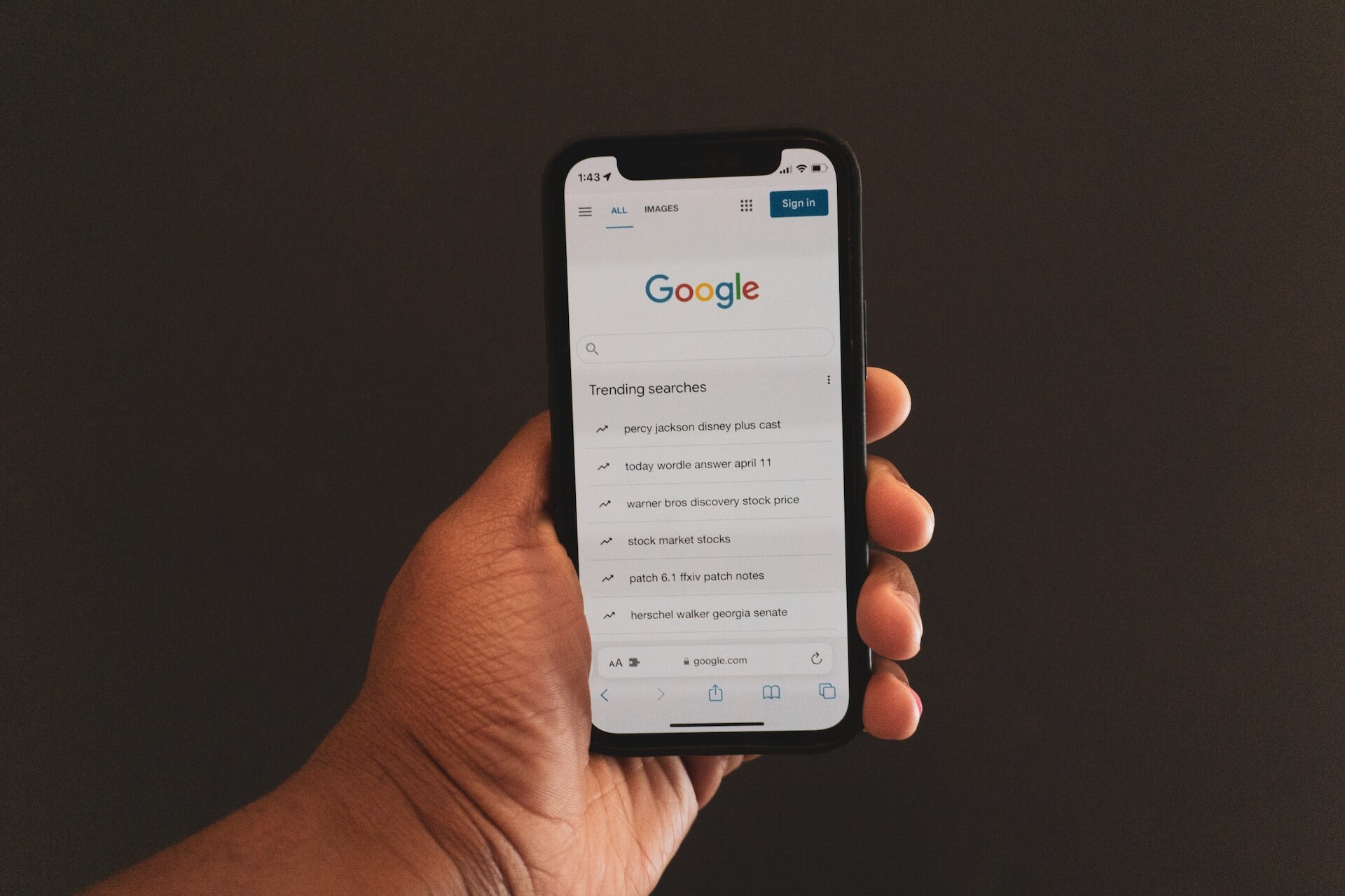 The incident showcases Apple’s efforts to develop products with premium quality and strong build to keep their iPhones durable in all circumstances. This case case could be a great example strong smartphone build which did not get affected by the 16000-foot drop. Google search
