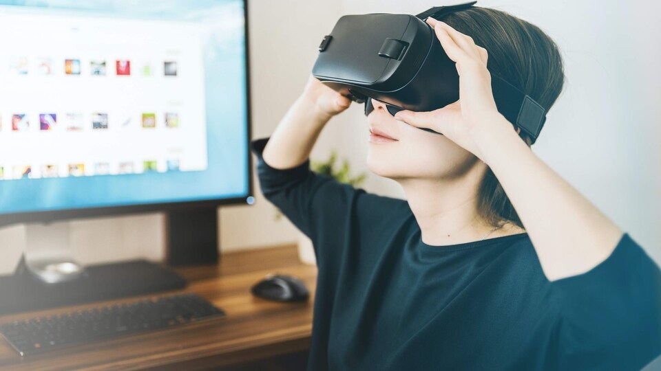 virtual reality training software.