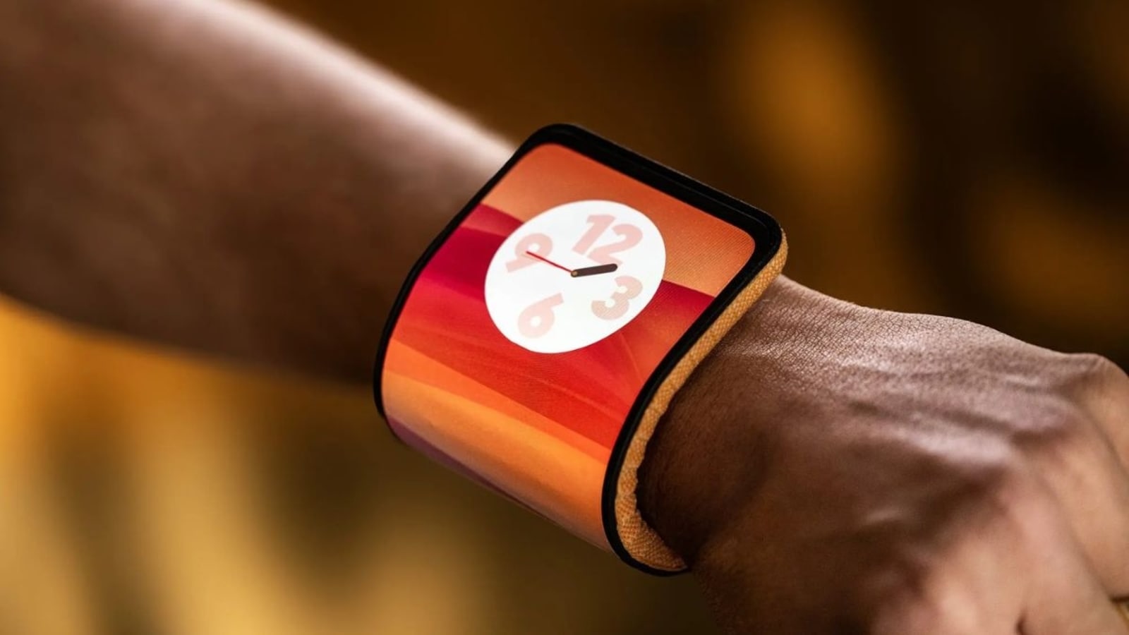 A bending phone for your wrist? Just check out what Motorola rolled out