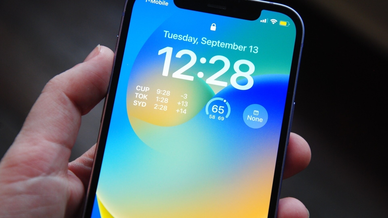 Track your mood and mental health on your iPhone courtesy the Health app. iPhone 15