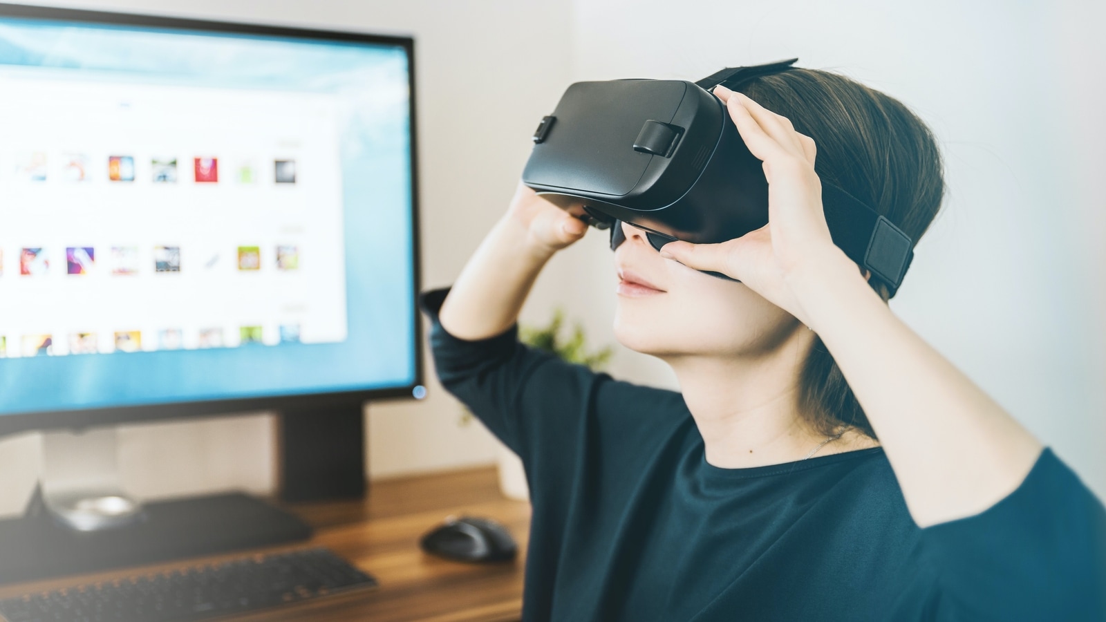 Samsung mixed-reality headset is all set to take up the cudgels against the Apple Vision Pro. (Representative Image) Apple VR