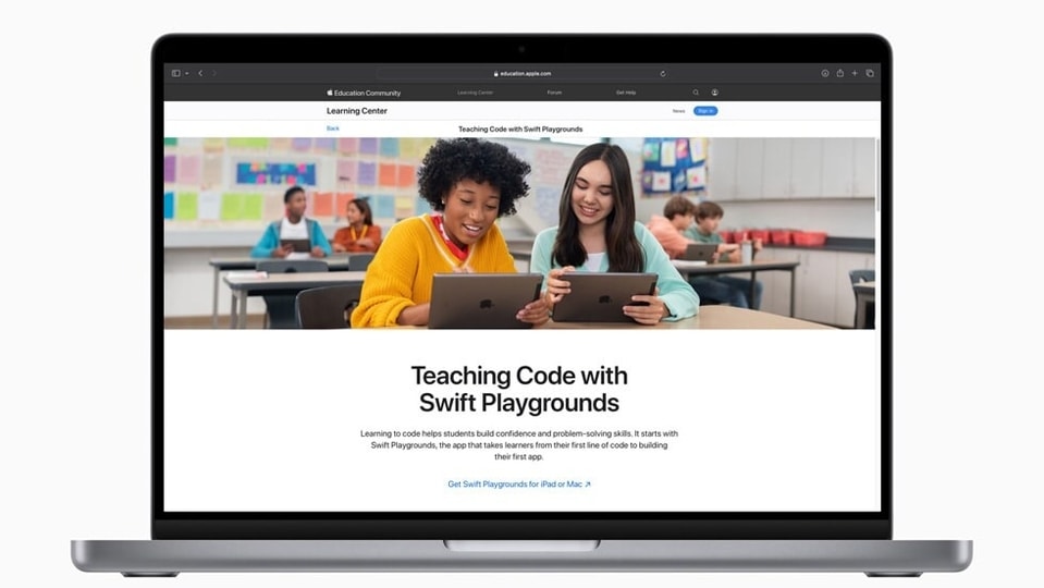  Check out the Apple Swift Student Challenge and how students will benefit from the program in terms of education, rewards, and guidance.  