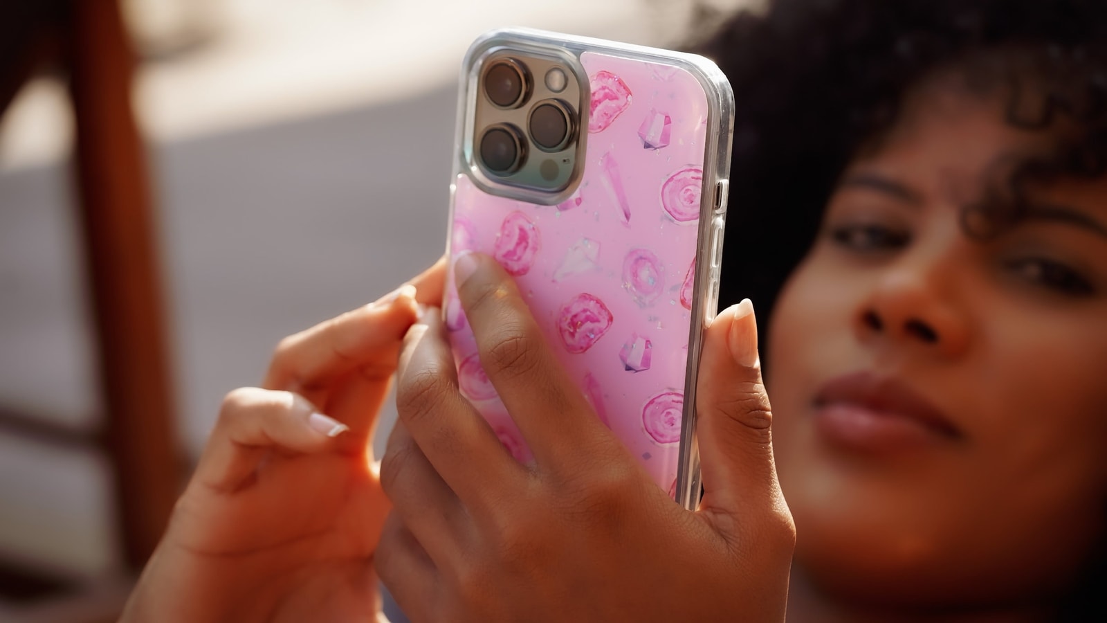 Check out how you can save your iPhone’s battery and make the power last longer. iPhone 14