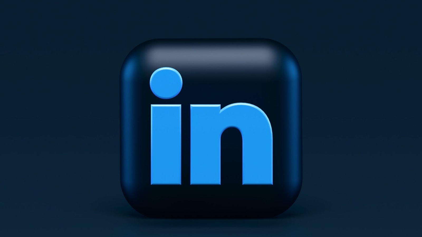 LinkedIn has several AI features at the user's disposal, including an AI profile builder. LinkedIn