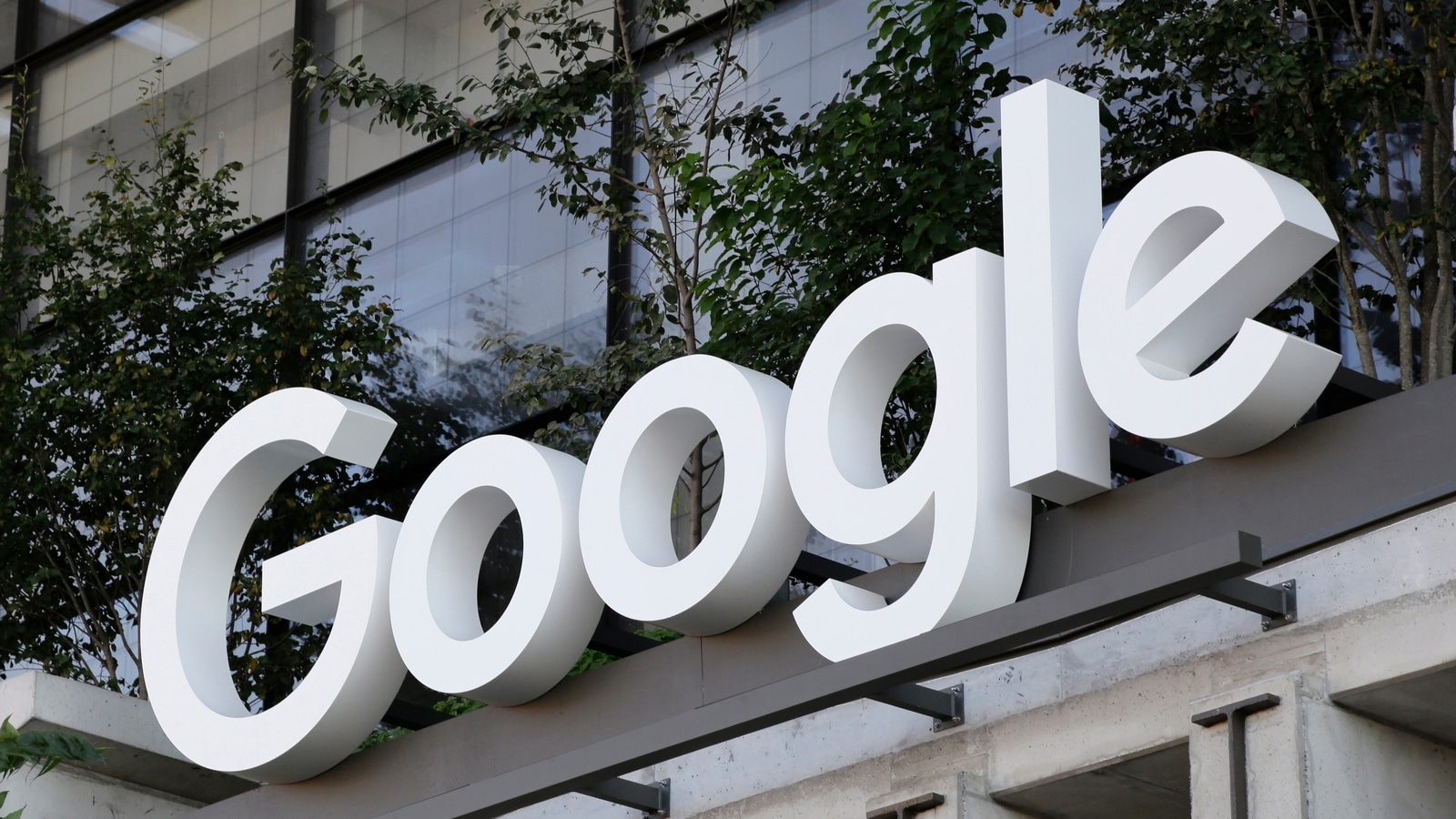 Epic has spent years railing against the practice and got a federal jury to agree that Alphabet Inc.’s Google unit had acted unfairly as a monopoly. The case is likely to accelerate the weakening of app store rules, which have already come under fire from regulators and lawmakers around the world. Google