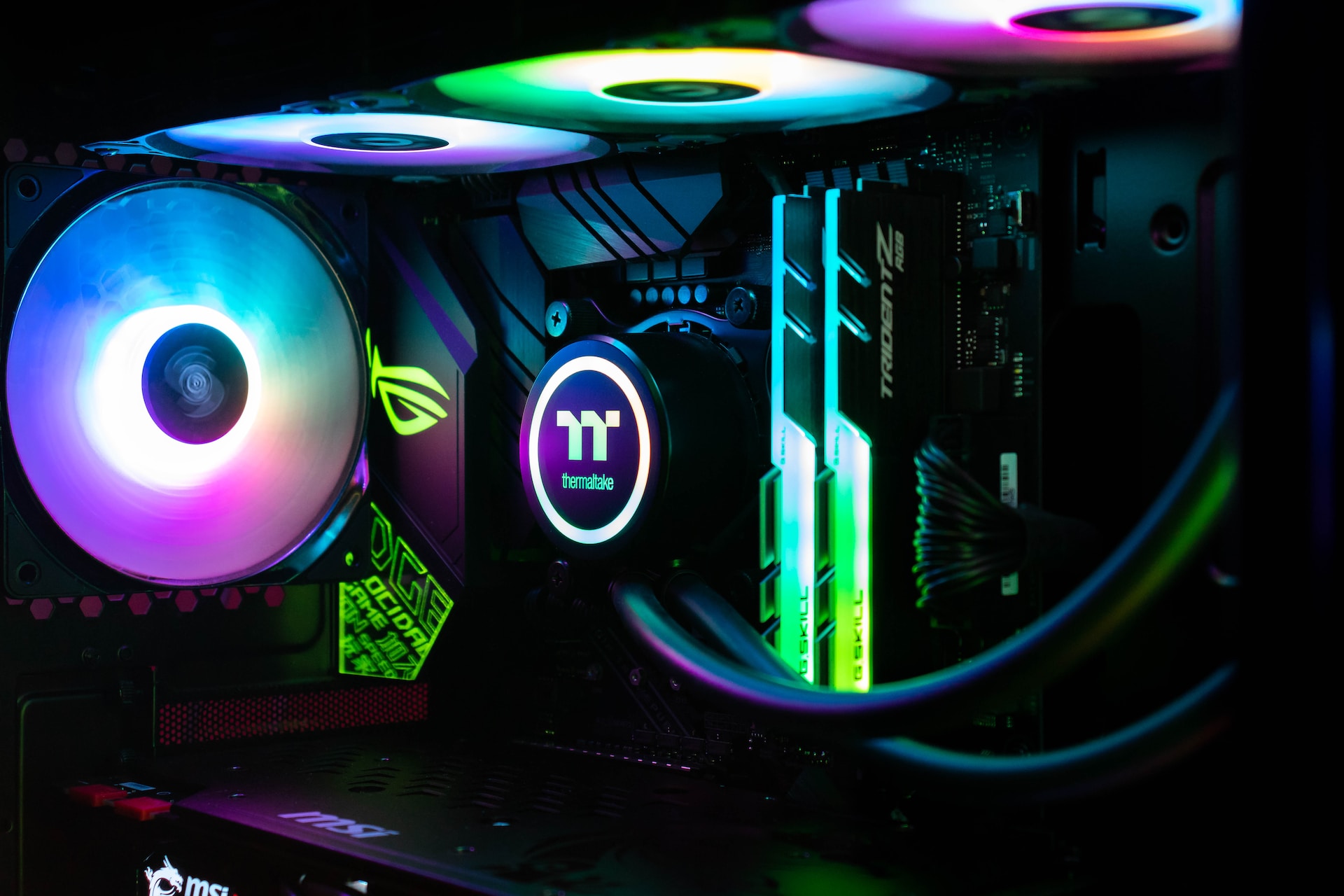 4. RAM: Despite having an SSD storage, your gaming PC can slow down if you've got less than adequate RAM. Even Google Chrome consumes huge amounts of RAM nowadays. So, if you're building or buying a gaming PC, having at least 16 gigs of RAM is recommended. Gaming PC