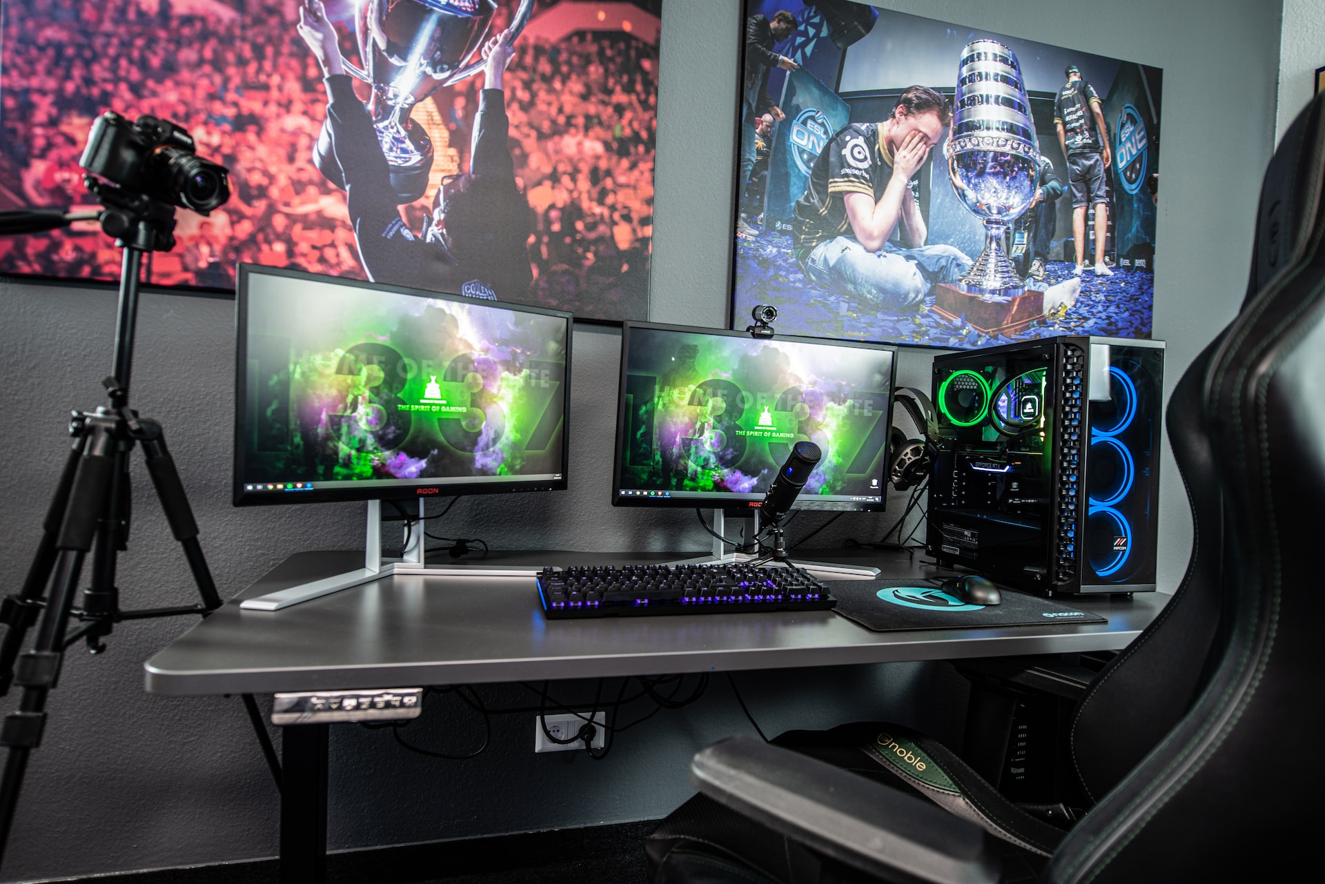 2. Processor (CPU): Along with a GPU, you also need a powerful CPU to handle all that processing power. To have a capable gaming setup, you need a processor with at least 8 cores with 24 threads to make it future-proof. The CPU must also have a frequency of at least 3.00 GHz or higher. Intel and AMD both make great processors, therefore a processor like i9 9900K or Ryzen 9 3900X is recommended to have the best possible gaming experience. Gaming PC