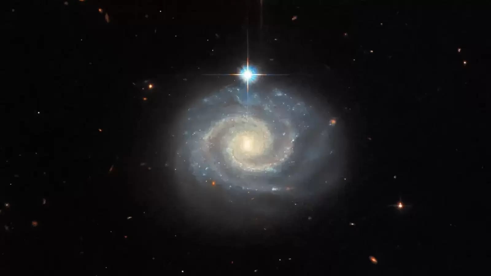 Hubble Space Telescope Snaps Breathtaking Image Of Spiral Galaxy. Check ...