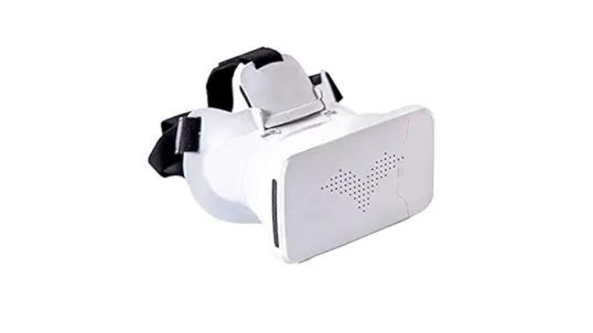 Topmaxions 3D Virtual Reality Headset: It features a 1050-inch IMAX screen in 3 meters which will improve your movies and gaming experience. It supports the adaptable size of a cell phone between 4.0 and 6.0 inches. Users can also adjust the position of the spherical resin lens by moving the button on the top of the 3D VR GLASSES to get a better experience of watching movies. Topmaxions 3D Virtual Reality Headset