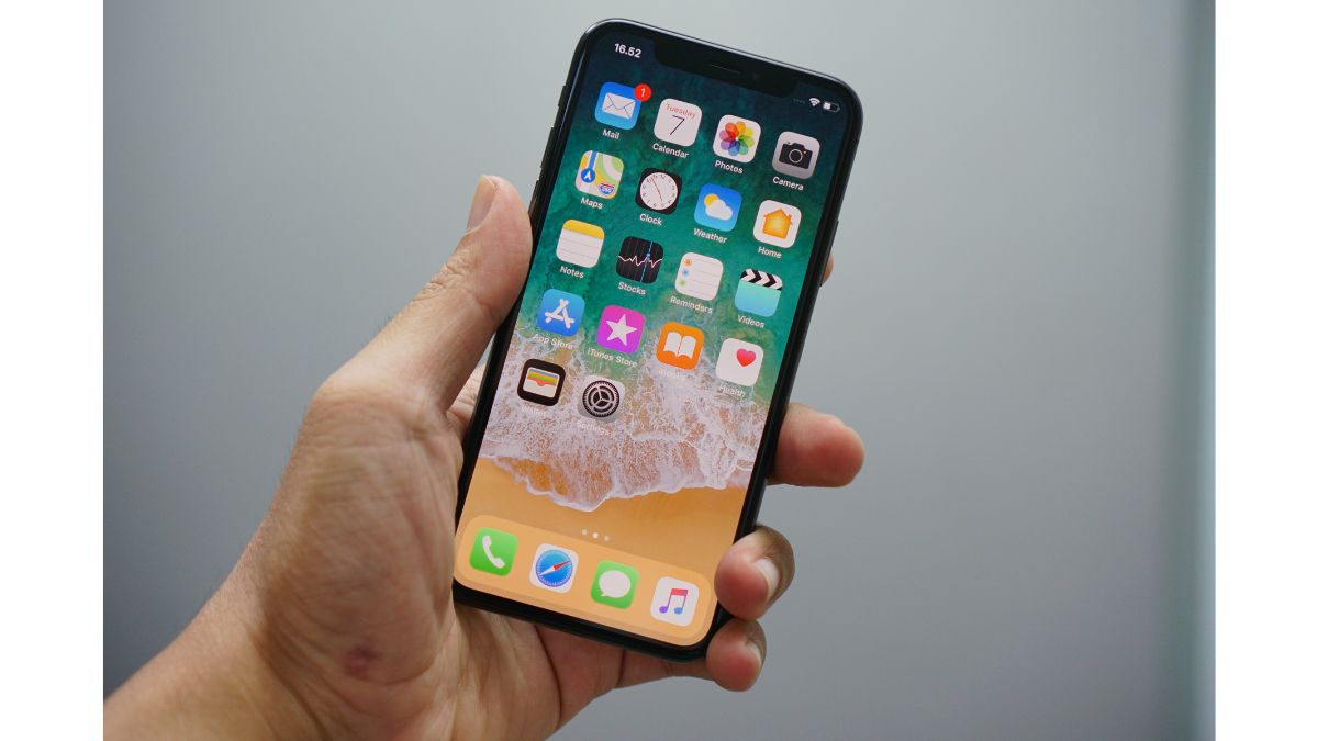 1. iPhone 15 Charging with USB-C:Apple has departed from its traditional Lightning port in the iPhone 15 series, embracing the globally standard USB-C port for faster and more convenient charging. This marks a significant shift in Apple's approach to charging technology. iPhone 15 Charging with USB-C