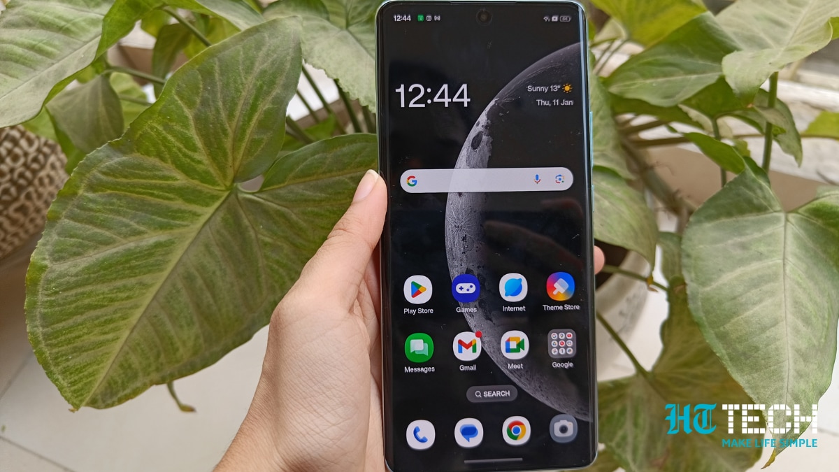 The Reno 11 runs on ColorOS 14 based on Android 14, however, it has some features that users might like including Aquamorphic Design, AI-powered tools, and much more. It is powered by MediaTek Dimensity 7050 chipset paired with up to 8GB RAM, and up to 8GB Dynamic RAM. Additionally, it offers 256GB of internal storage. Reno 11