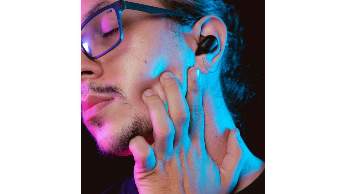 3. BEAST Mode for Low Latency: The Airdopes 91 introduces BEAST Mode with up to 50ms low latency, ensuring a lag-free audio experience for action-packed movies and games. Dive into the immersive world of entertainment without any interruptions. BEAST Mode for Low Latency