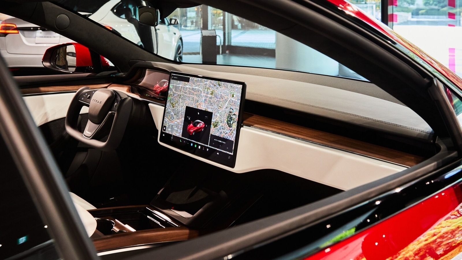 Tesla memperbarui aplikasi iPhone-nya untuk meningkatkan pelacakan dan keamanan yang akurat serupa dengan teknologi Apple AirTag