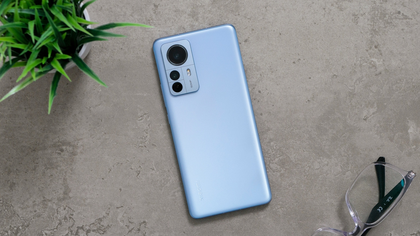 Pick the best triple camera phone under 15000 from our top 10 best options including brands like realme, Redmi, Lava and more. Triple camera phone under <span class='webrupee'>₹</span>15000