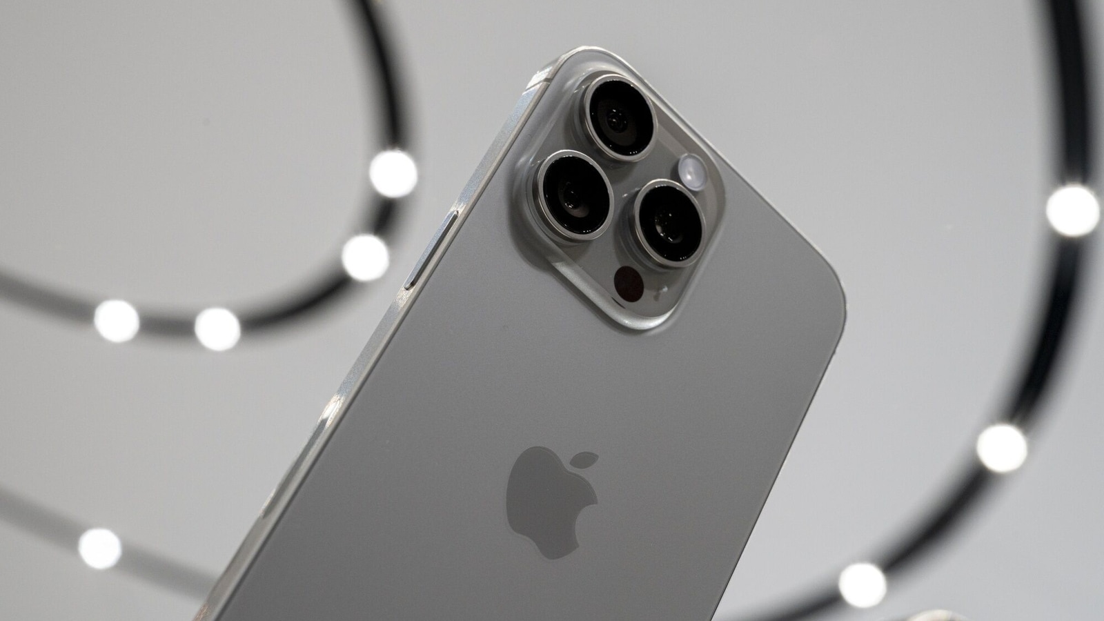 iPhone 16 Pro tetraprism camera with 5x optical zoom coming, says TrendForce