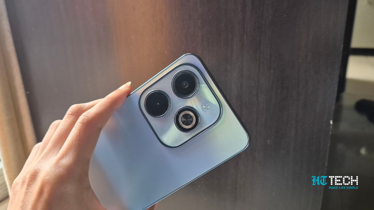 Infinix Hot 40i sports a dual-camera setup which consists of a 50MP main camera. Infinix Hot 40i