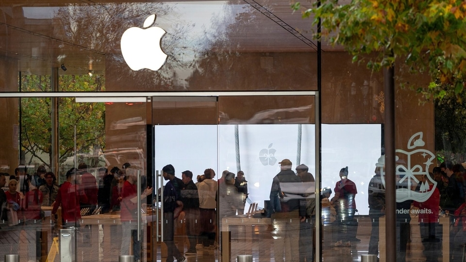 Apple Shareholders Vote Down Request for AI Transparency Report Tech News