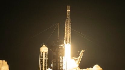 SpaceX Falcon Heavy rocket 