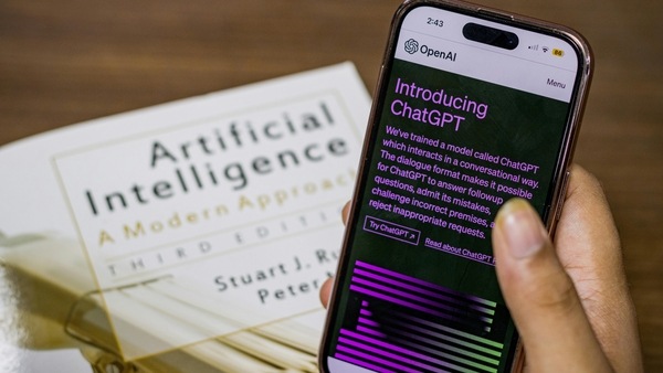 https://www.mobilemasala.com/tech-gadgets/OpenAI-brings-new-Read-Aloud-feature-to-ChatGPT-Know-how-to-use-it-on-smartphones-and-web-i221151