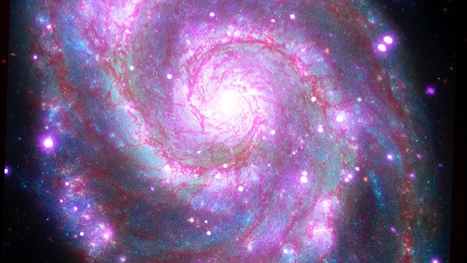 NASA는 찬드라 망원경과 허블 망원경으로 포착한 소용돌이 은하의 매혹적인 스냅샷을 공유합니다.