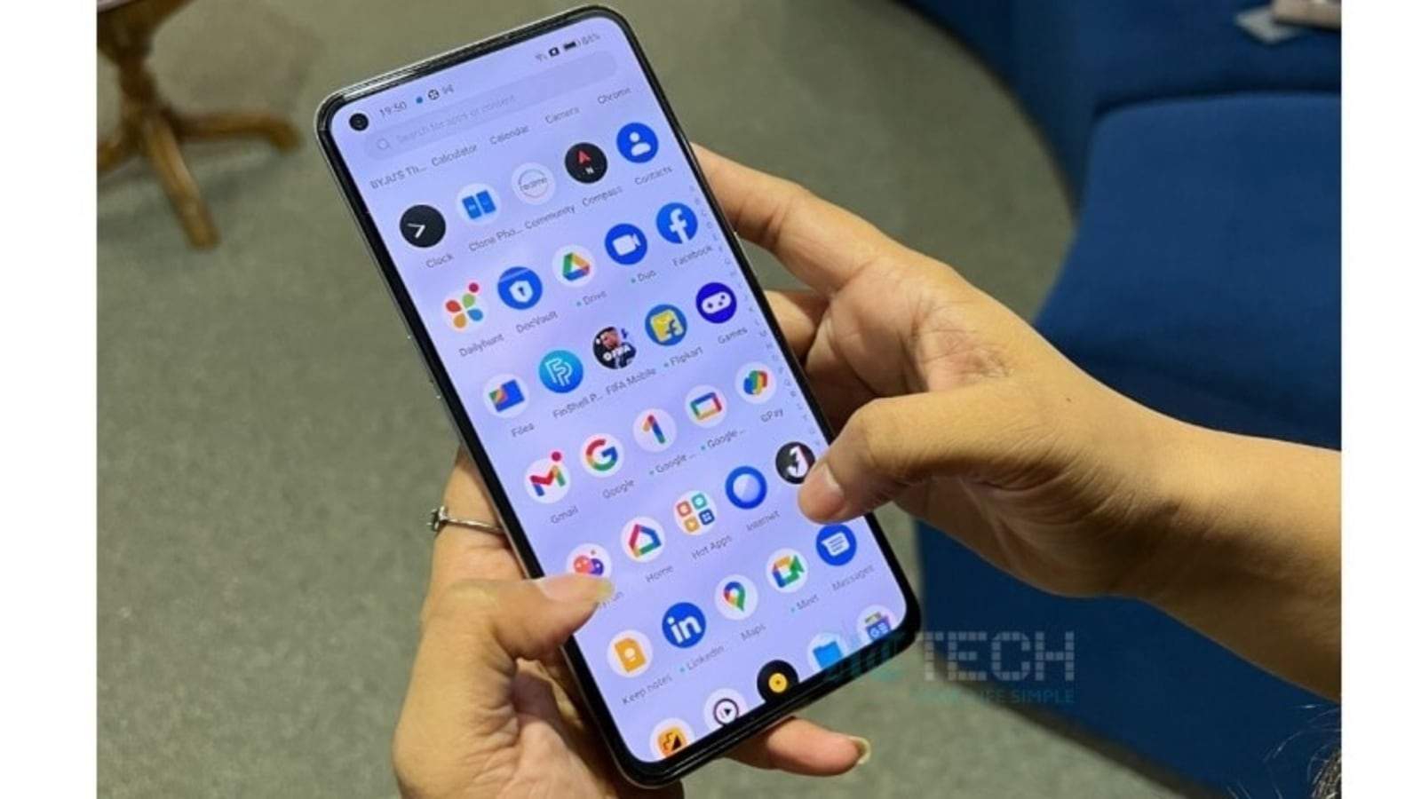 The Realme GT Neo 3T features a 6.62-inch FHD+ AMOLED display with 120Hz refresh rate and 360Hz touch sampling rate. (Representative image) Realme GT Neo 6 with Snapdragon 8s Gen 3 chip teased online ahead of launch
