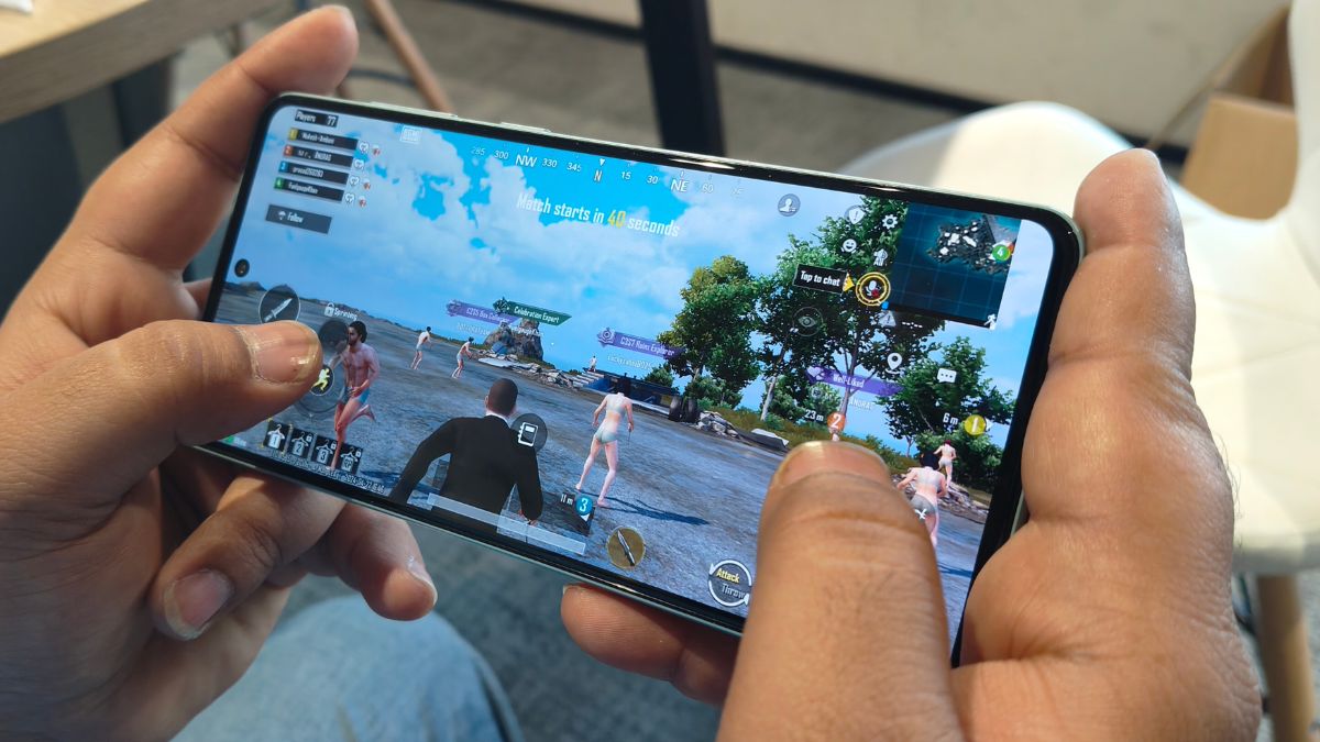 Samsung Galaxy M55 5G comes with a Qualcomm Snapdragon 7 Gen 1 processor. Samsung Galaxy M55 5G review
