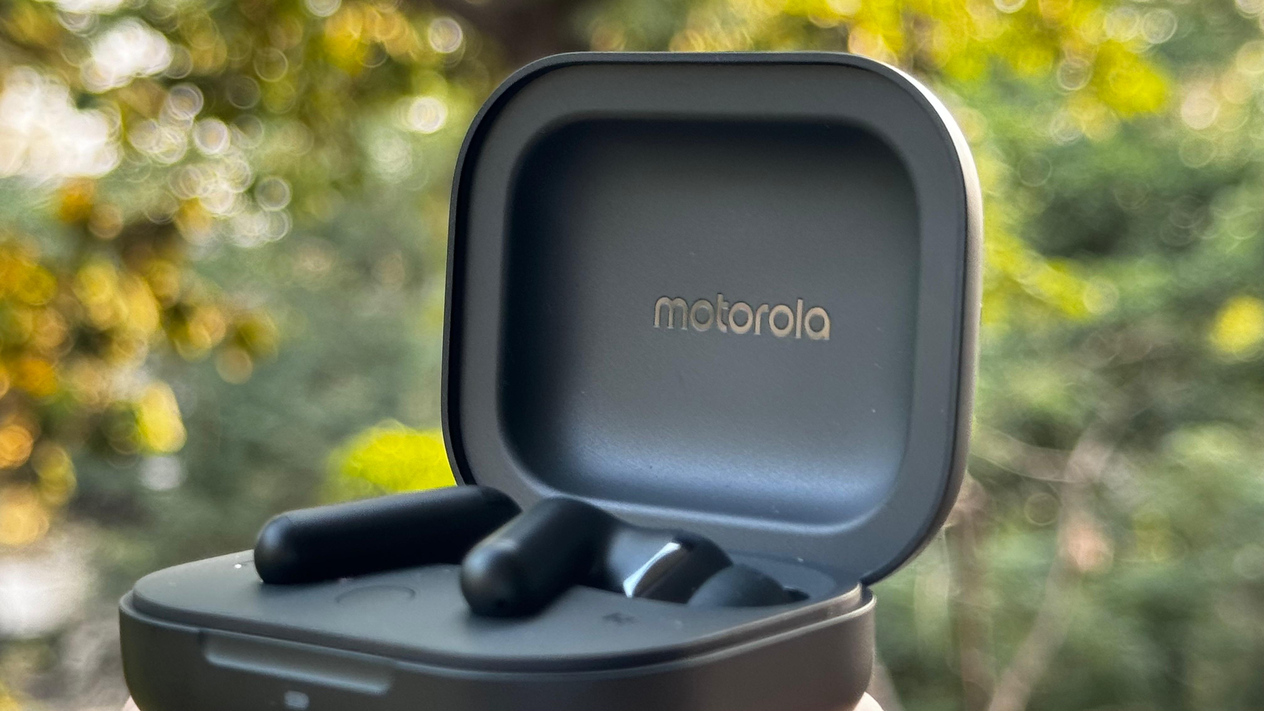 Moto Buds+ Review: Should you buy it? Moto Buds+