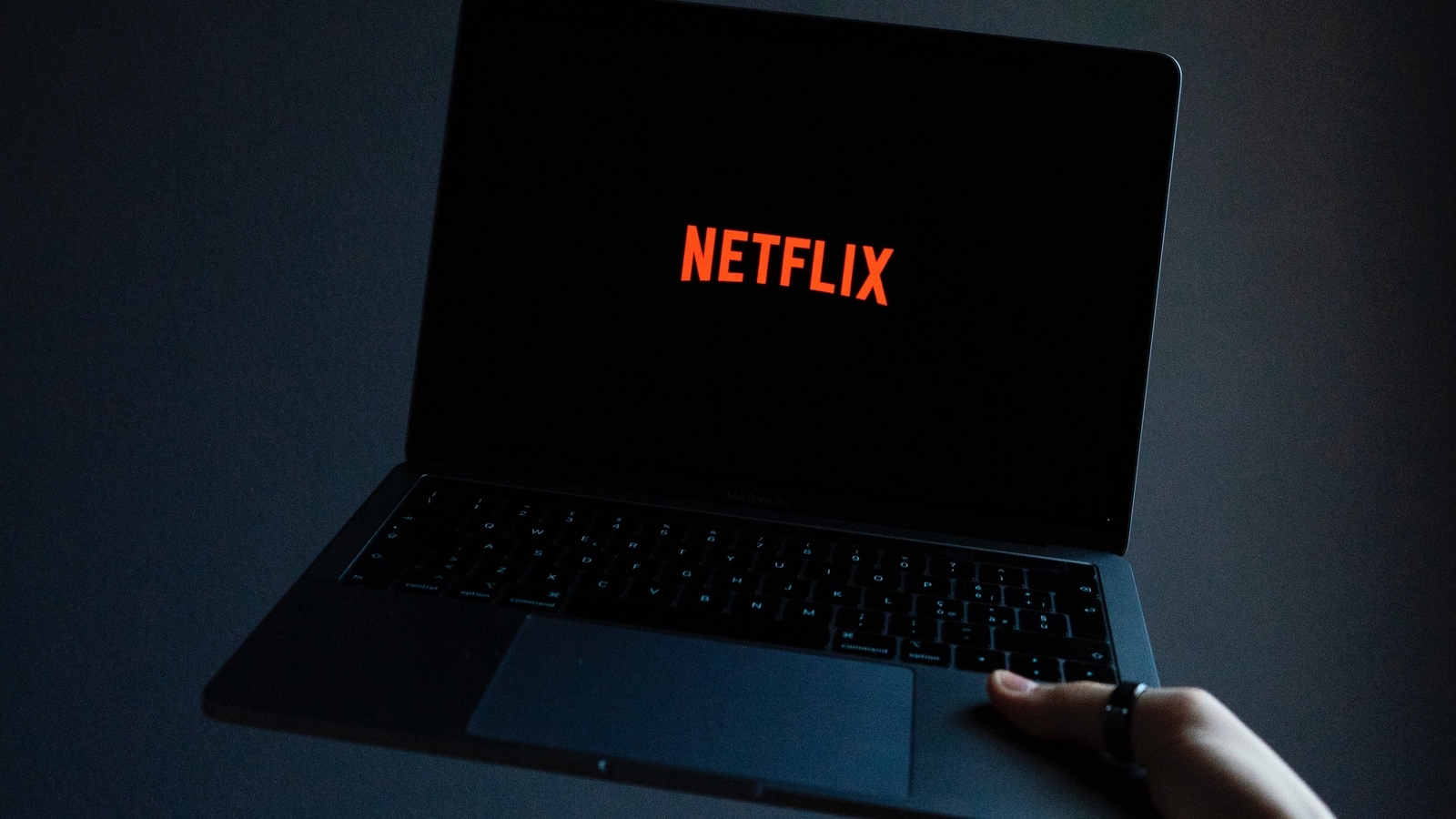 No more offline viewing on a laptop, according to a new Netflix alert, check details. Netflix app for Windows may disable download option for offline viewing- Check details