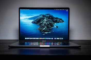 OLED MacBook Pro 