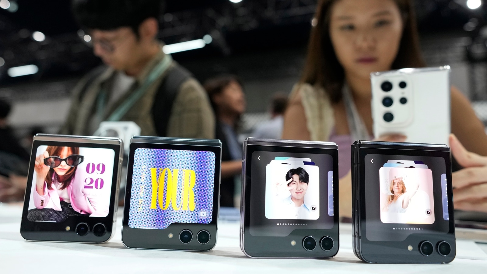 FCC documents reveal potential battery upgrades in Samsung's upcoming Galaxy Z Flip 6 and Galaxy Ring. Samsung Galaxy Z Flip 6 FCC leak suggests battery upgrade