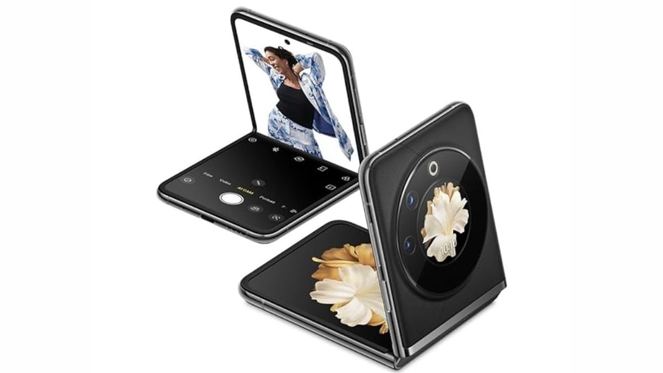 Tecno Phantom V2 Flip foldable smartphone revealed with rectangular  display- All details | Mobile News