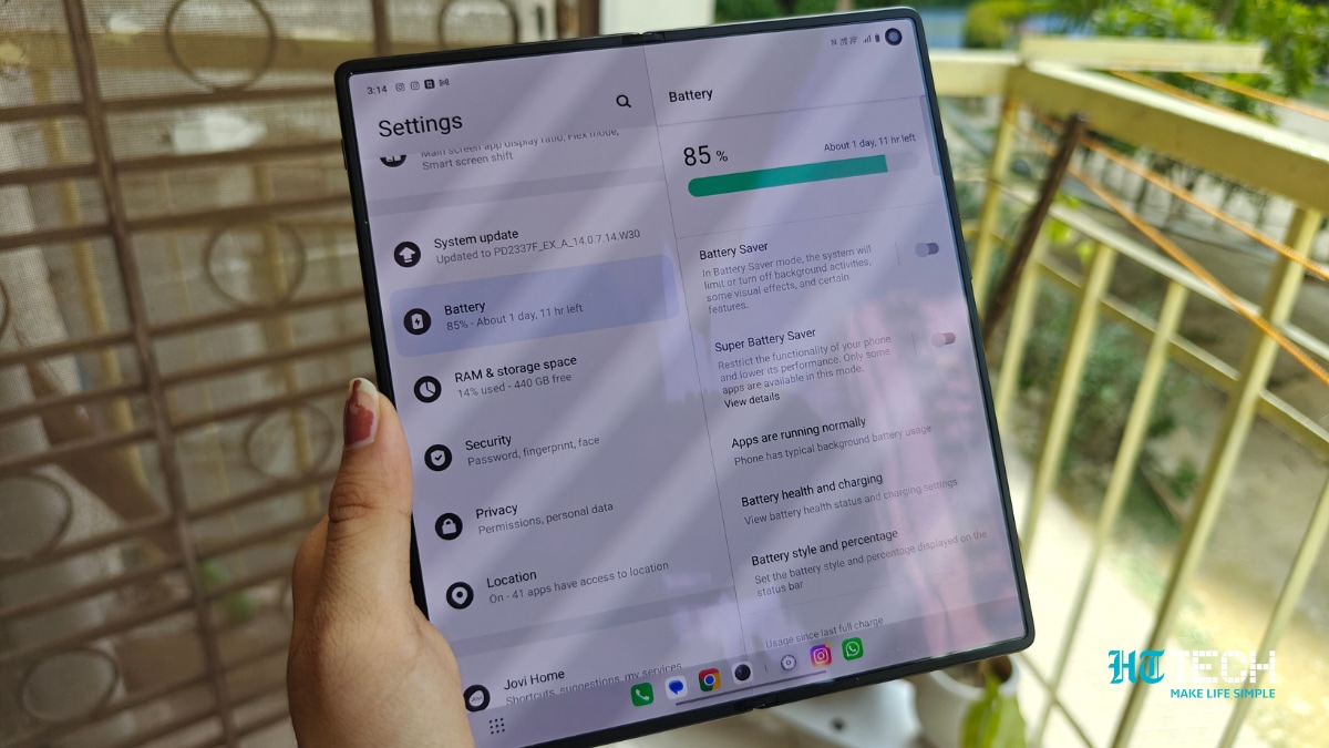 The Vivo X Fold 3 Pro is backed by a 5700mAh battery. The Vivo X Fold 3 Pro is backed by a 5700mAh battery.