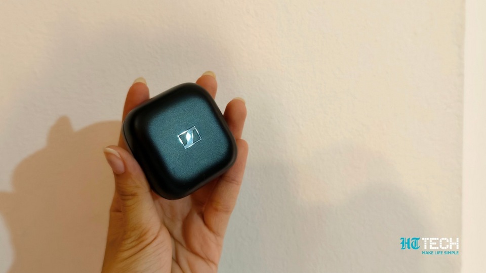 Sennheiser Accentum True Wireless comes with impressive battery life.