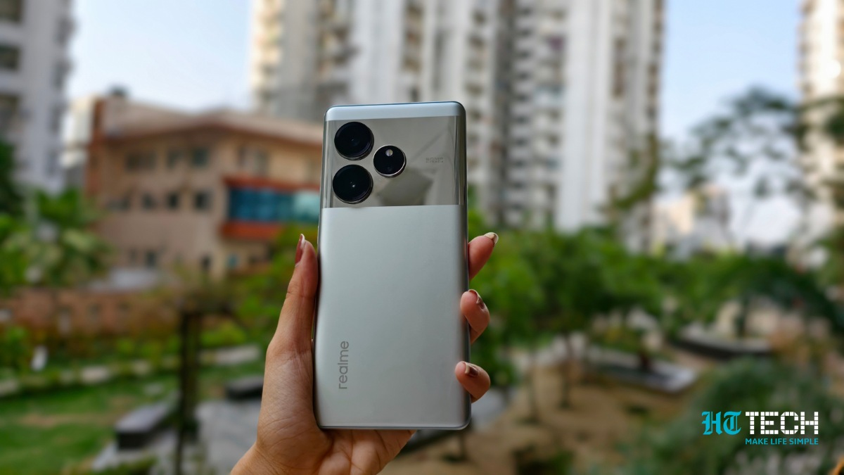 Display: The Realme GT 7 Pro features a 6.78-inch LTPO AMOLED quad-curved display with a 120Hz refresh rate and up to 6500nits peak brightness. Whereas, the Realme GT 6 features a 6.78-inch LTPO AMOLED dual-curved display with 120Hz refresh rate and up to 6000nits peak brightness, both offering promising viewing experiences. Realme GT 6