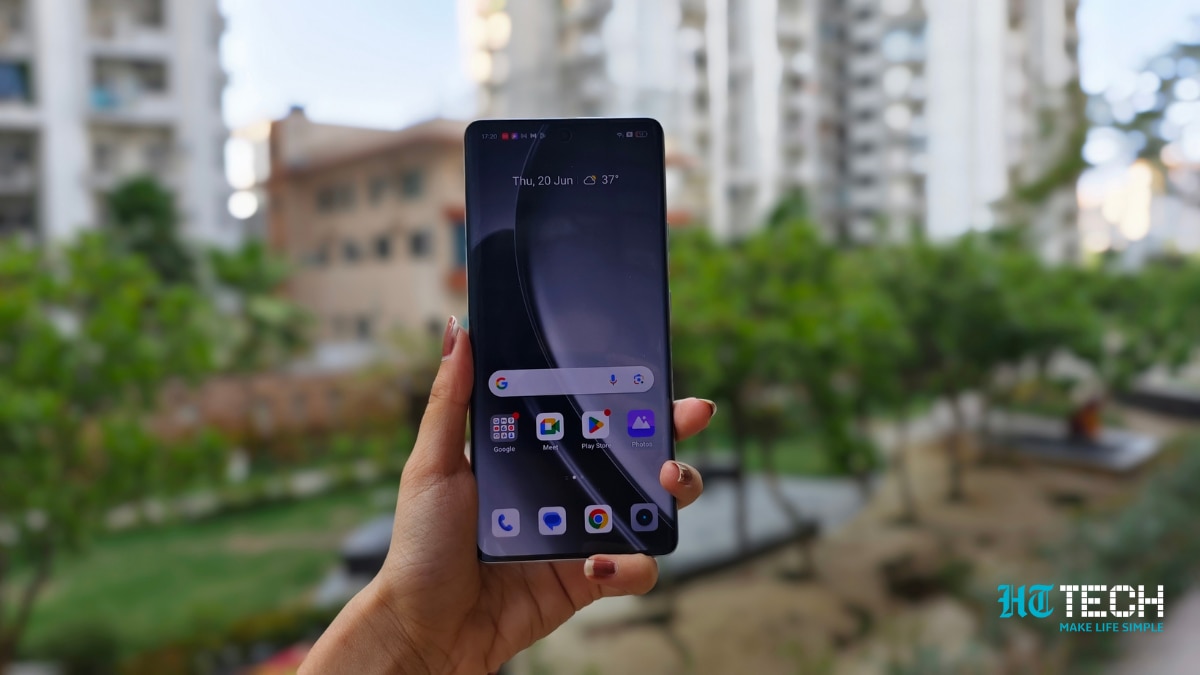 Realme GT 6 features a 6.78-inch 8T LTPO Pro-XDR display with a 120Hz refresh rate. Realme GT 6 review