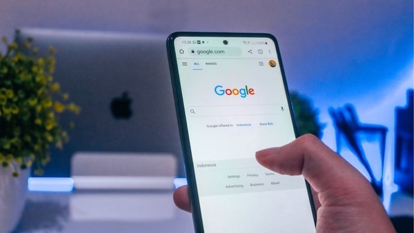 https://www.mobilemasala.com/tech-gadgets/Google-scales-back-AI-powered-search-feature-following-user-backlash-over-false-information-i282190