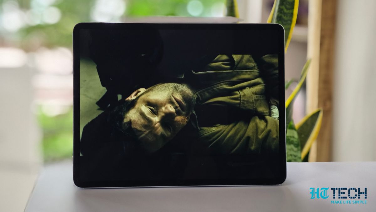 iPad Air 13-inch model has excellent blacks, and it is slightly brighter than the 11-inch model. iPad Air 13-inch model has excellent blacks, and it is slightly brighter than the 11-inch model.