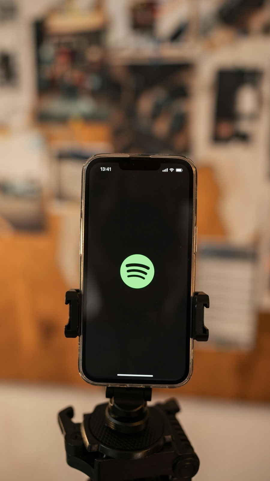 Spotify_slashes_price_of_premium_plan_available_at