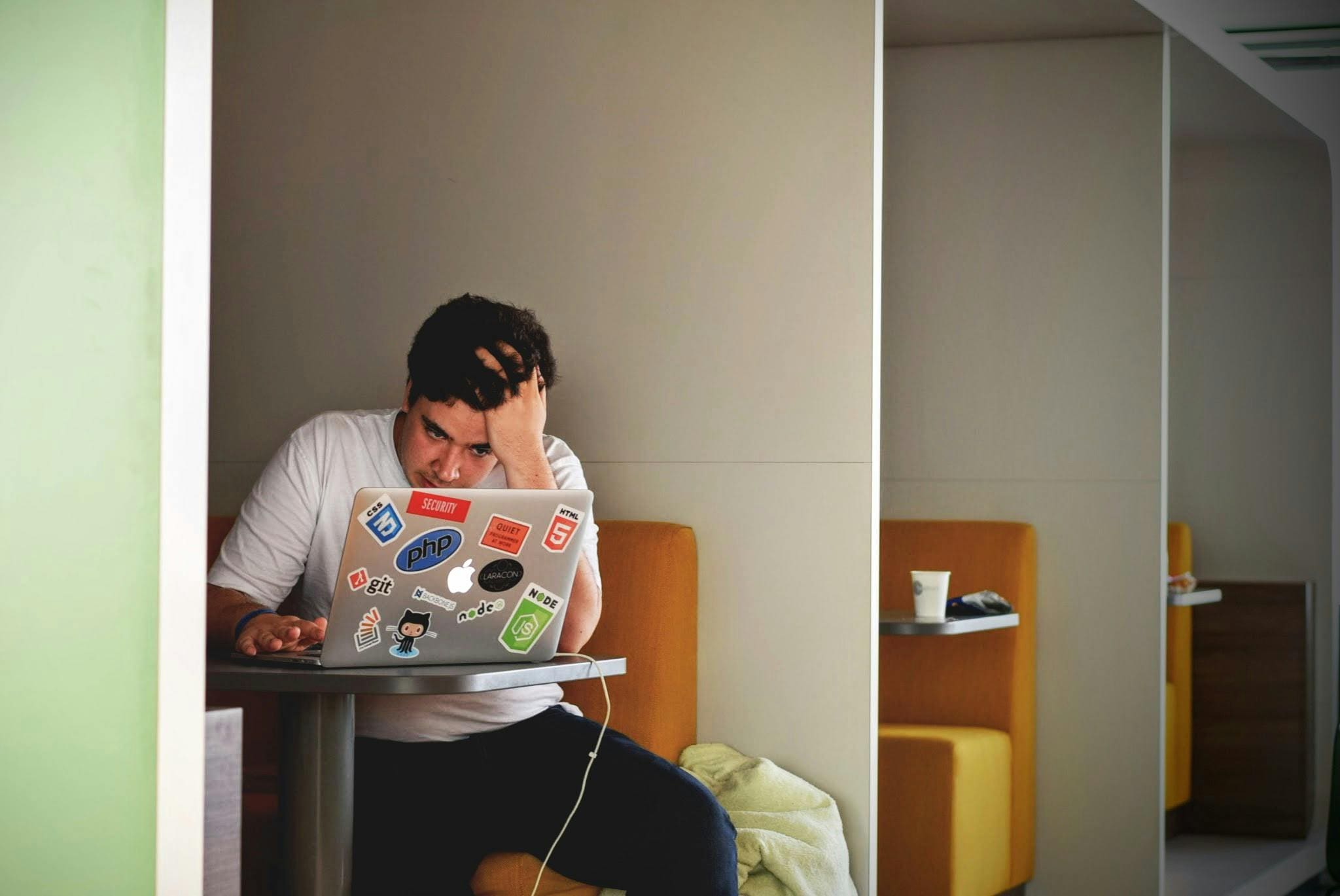 Your laptop's display size and type depends on the type of work you will be doing on the machine. Your laptop's display size and type depends on the type of work you will be doing on the machine.