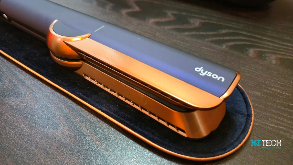 The Dyson Airstrait straightener comes with three temperature settings, 80, 100 and 115 Dyson Airstrait straightener