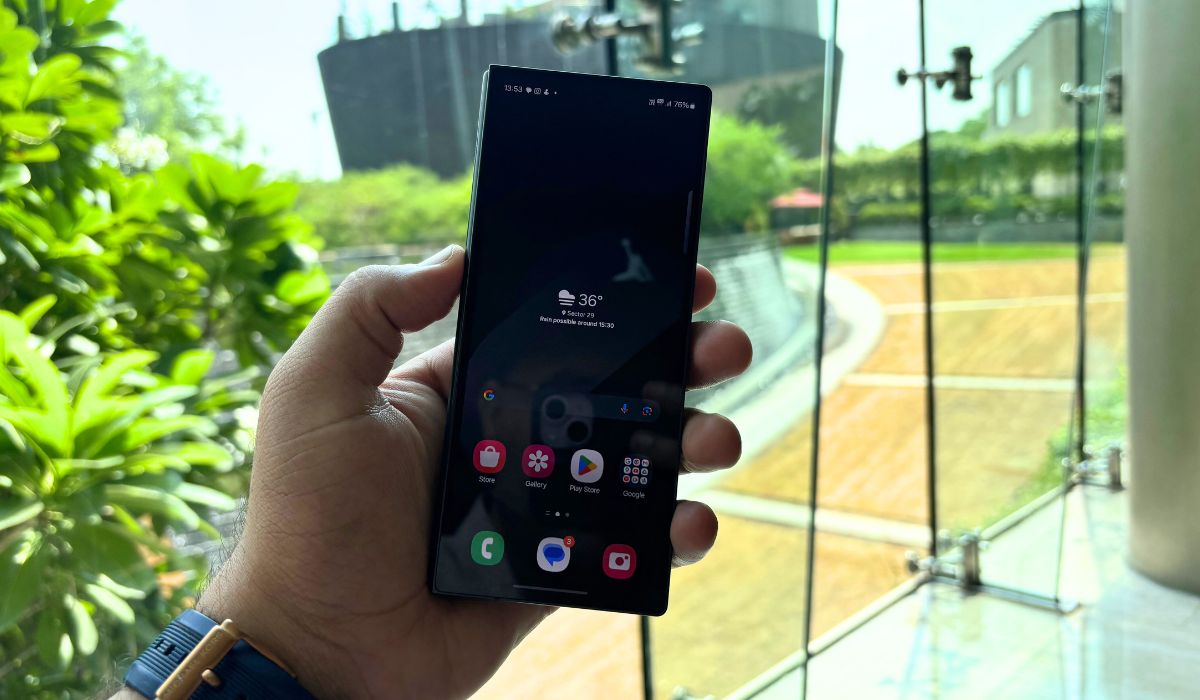 Samsung Galaxy Z Fold 6 gets a 6.3-inch outer display which is slightly bigger than its predecessor. Samsung Galaxy Z Fold 6 Review: Premium leap in Samsung’s foldable space