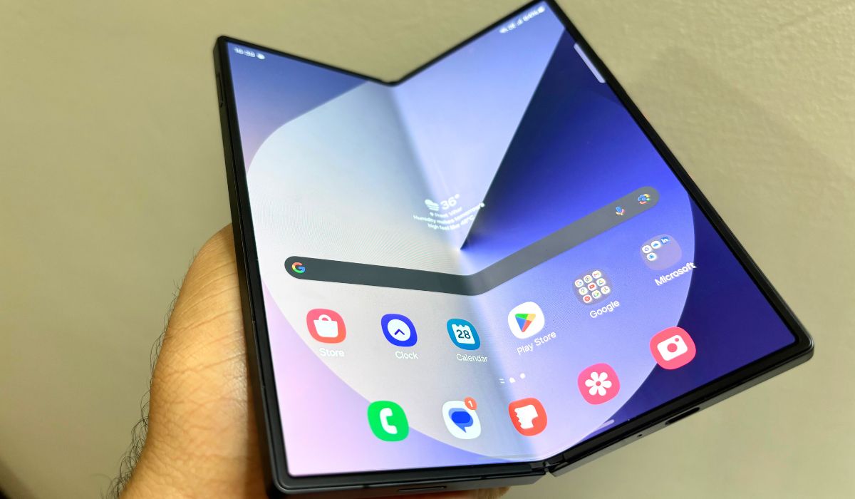 Samsung Galaxy Z Fold 6 features a 7.6-inch LTPO AMOLED 2X display with 120Hz refresh rate. Samsung Galaxy Z Fold 6 Review: Premium leap in Samsung’s foldable space
