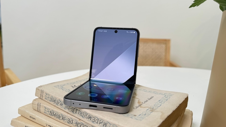 The Samsung Galaxy Z Flip 6 features a 3.4-inch cover display and a 6.7-inch main display.