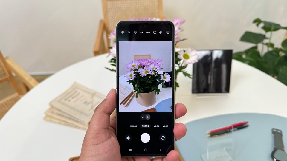The Samsung Galaxy Z Flip 6 comes with an upgraded 50MP main camera.