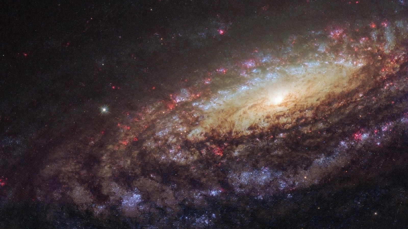 NASA Hubble Space Telescope captured 5 rare images of galaxies- All details