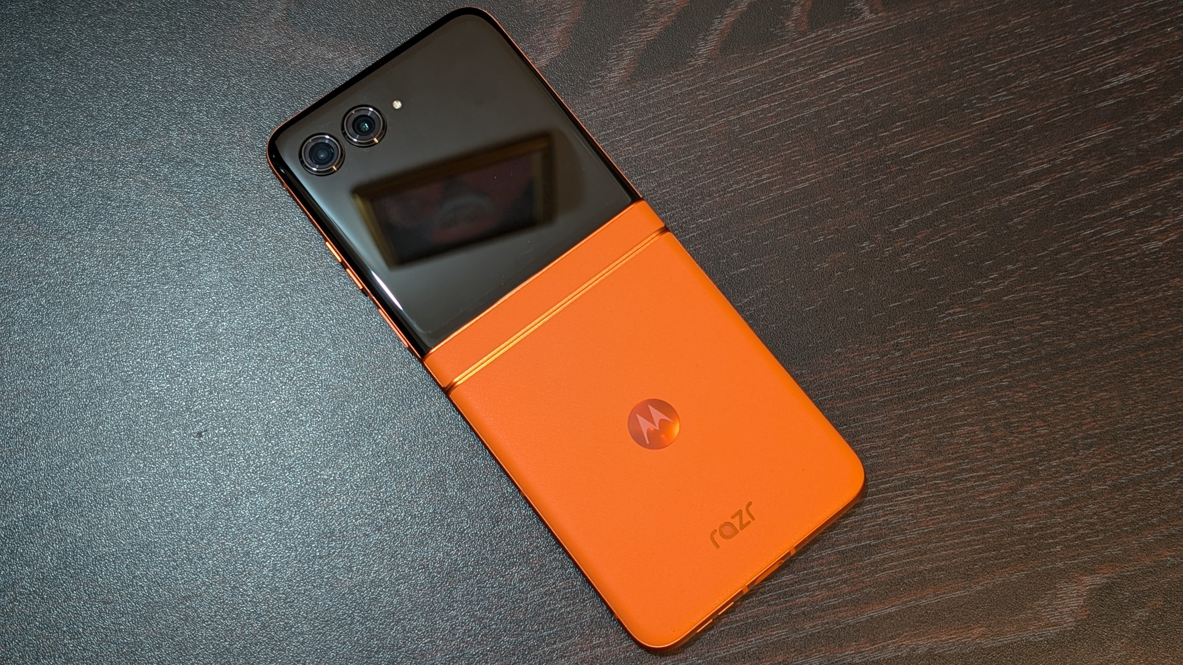 The Motorola Razr 50 is powered by Mediatek Dimensity 7300X chipset which manages the day-to-day tasks with breeze. As of now, I have not faced any stutter while using the smartphone for basic tasks. The battery life of the device is not very impressive but decent considering its flip-style fold. Motorola Razr 50