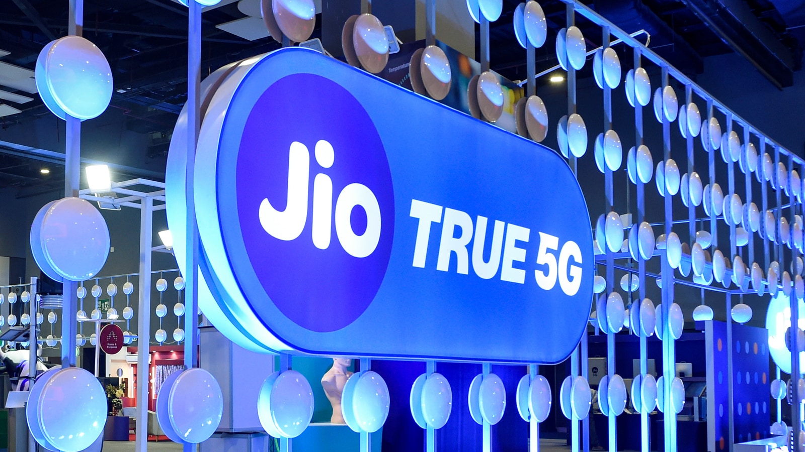 Jio Fiber, AirFiber free for a year with  ₹2222 plan, new users just need to…