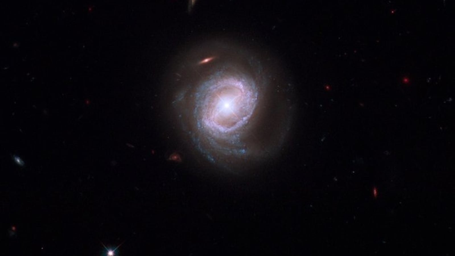 5 incredible images of galactic quasars and black holes captured by NASA James b Space Telescope