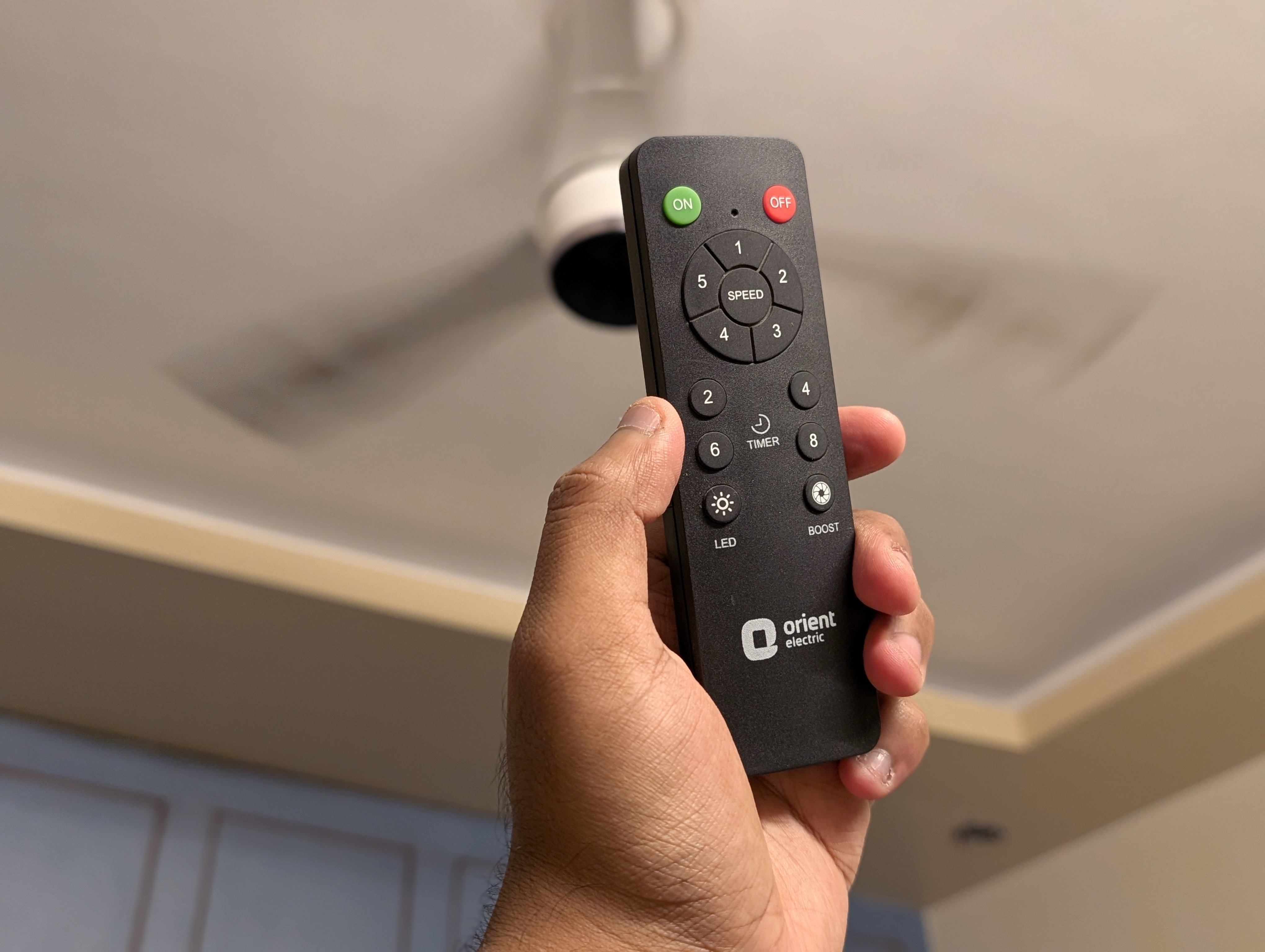 Orient Electric Aeon BLDC has a functional remote, but looks rather plain. Orient Electric Aeon BLDC Review: A reliable, remote-controlled ceiling fan that's easy on your wallet